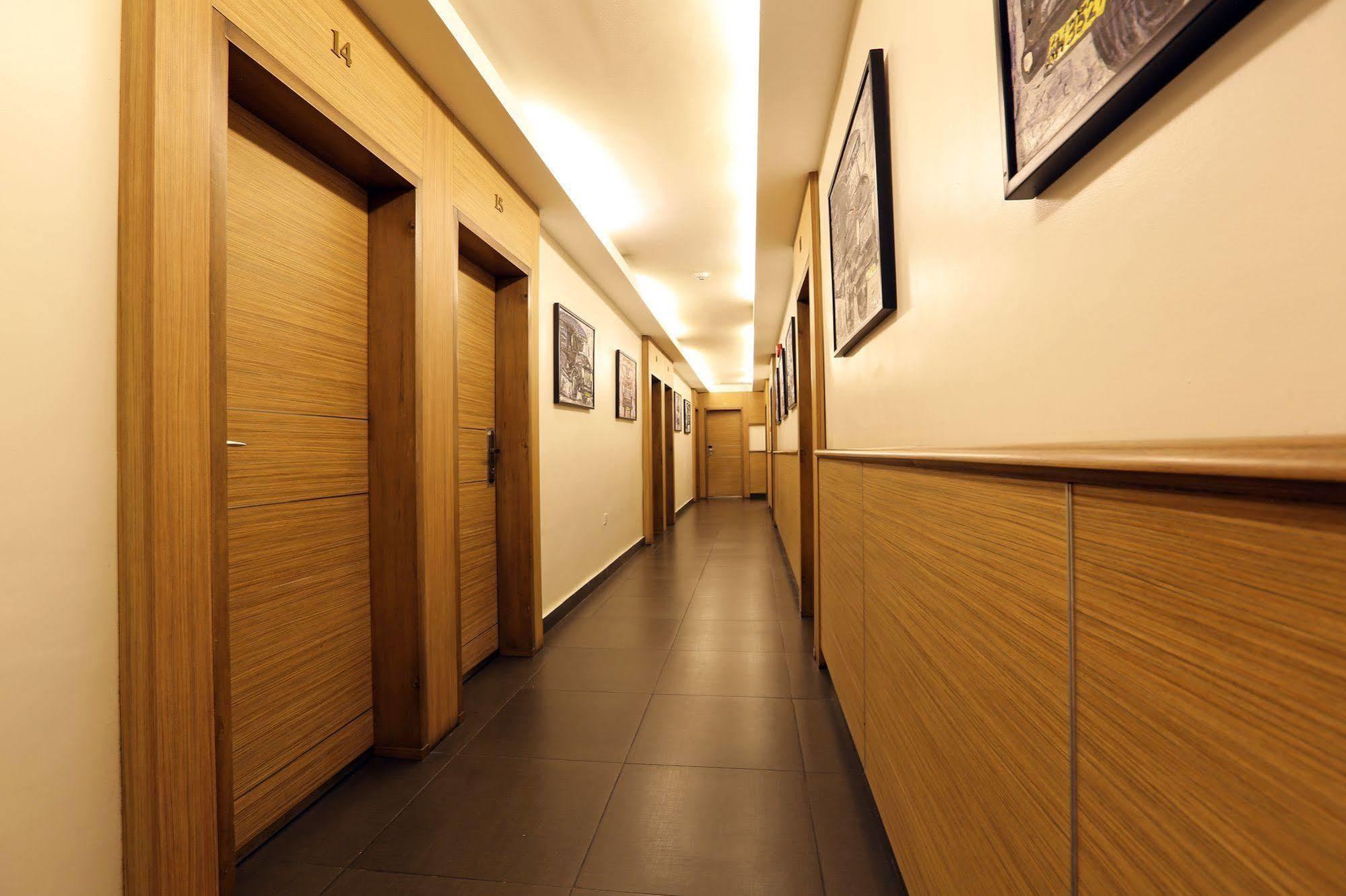Frankie'S Foods And Rooms Acra Exterior foto